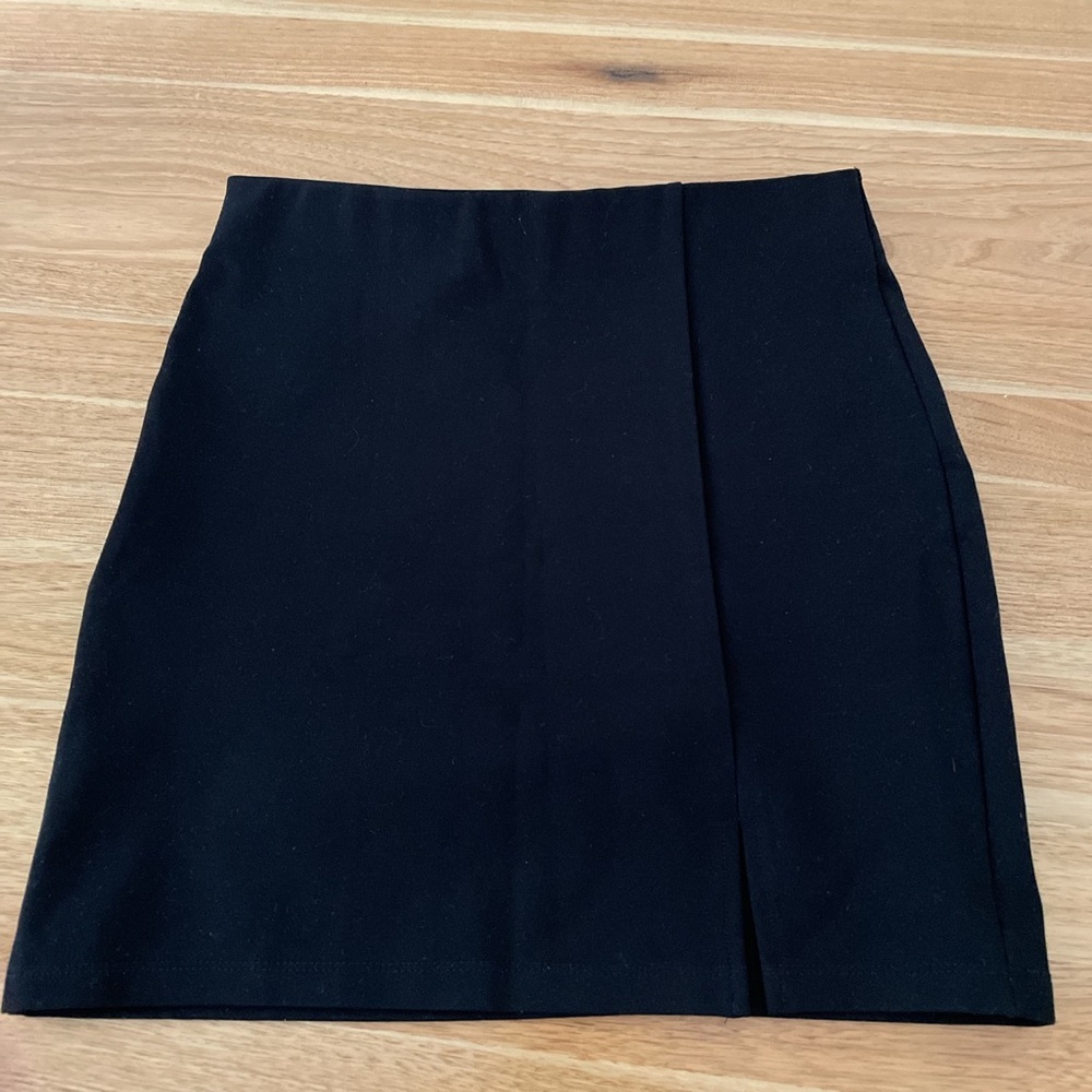 Bascially brand new Mango mini skirt!